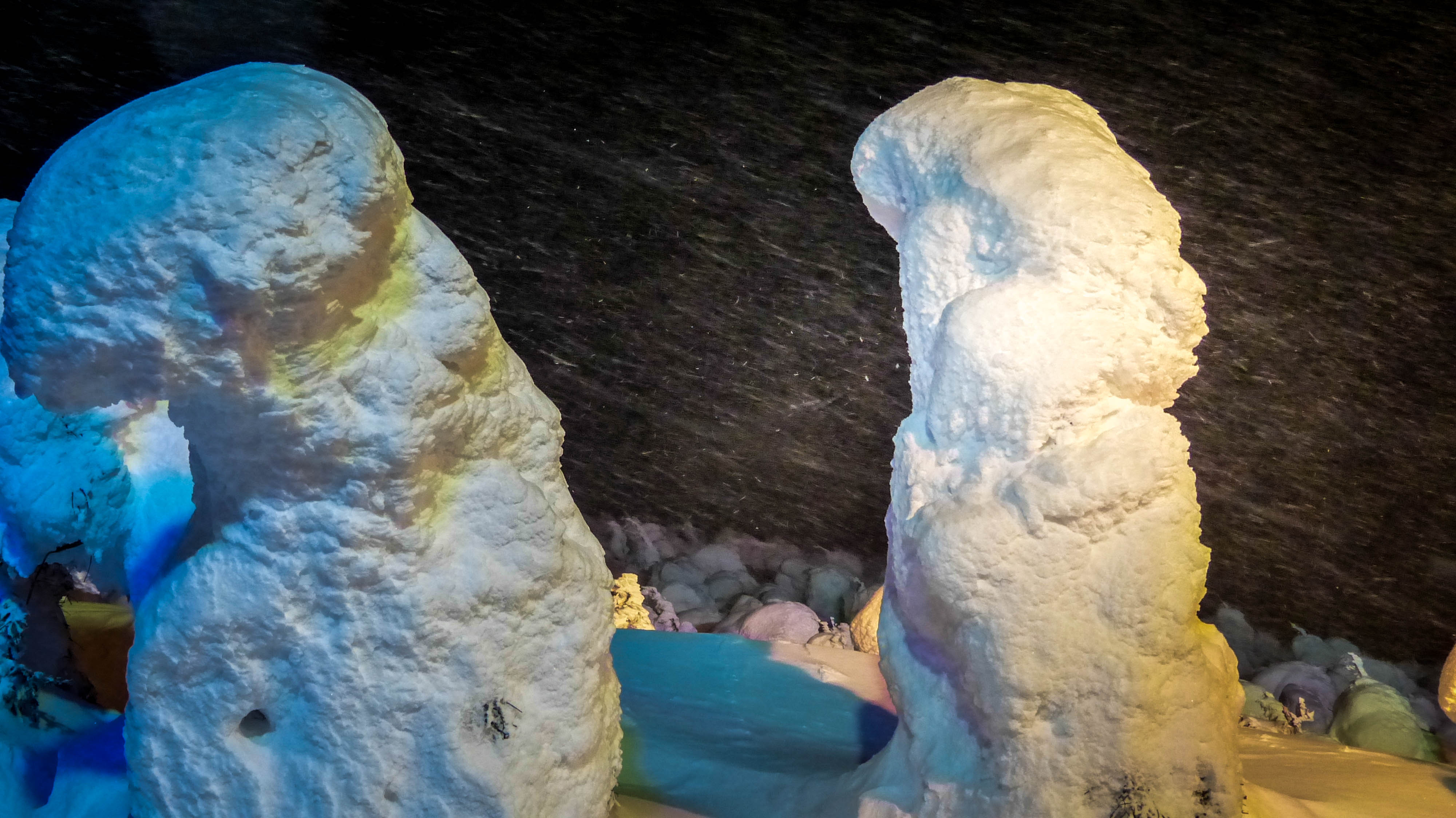 Ice monsters on the top of Zao.